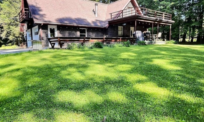 Brookville House | Pet Friendly | Wi-Fi | Firepit | TV