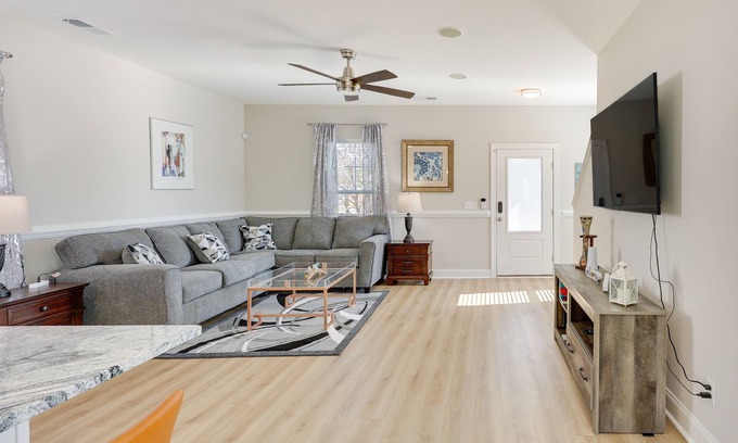 Wilmington House | Pet-Friendly Wilmington Home - 2 Mi to Riverwalk