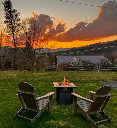 West Jefferson House | Petite Retreat