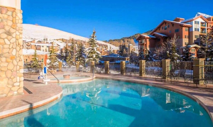 Crested Butte Condo | Pets OK, Ski In/Out, Pool, Hot Tub & Affordable!
