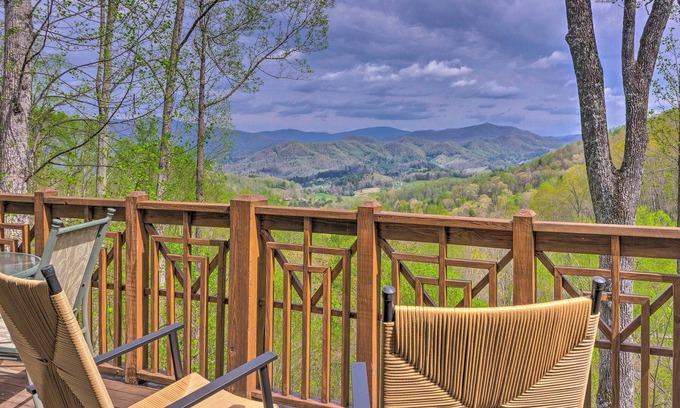 Mountain Air Condo | Pets Welcome: Quaint Blue Ridge Mountain Getaway!