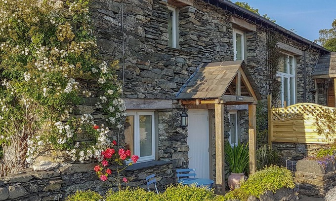 Grange-over-Sands Cottage | PHEASANT COTTAGE, pet friendly, character holiday cottage in Cartmel