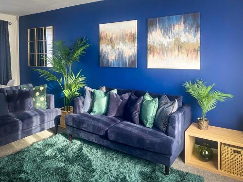 Luton House | Phoenix House - 2 Double Bedroom House - Business and Corporate Travellers