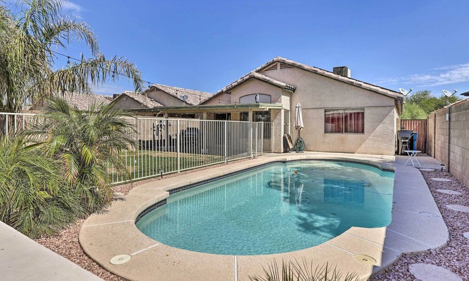 Horizons On Camelback House | Phoenix Oasis ~ 3 Mi to State Farm Stadium!