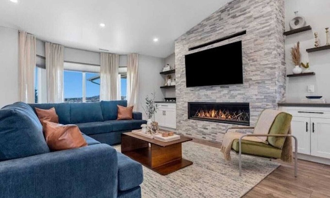 Flagstaff House | Pickleball Court & Hot Tub | Mountain Home