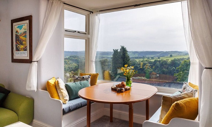 Over Haddon Cottage | Picturesque Luxury Retreat near Bakewell