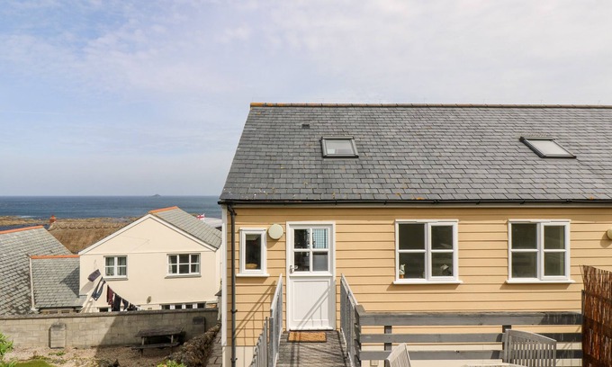 Sennen Cove Cottage | PILCHARD COTTAGE, pet friendly, with a garden in Sennen Cove