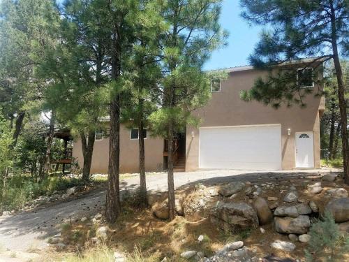 Ruidoso House | Pine Mountain Retreat