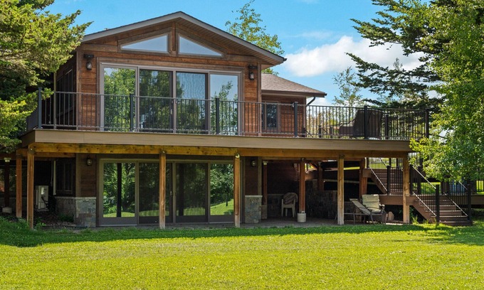 Bozeman House | Pine Tree Haven - Large home just north of Bozeman with a hot tub and views!