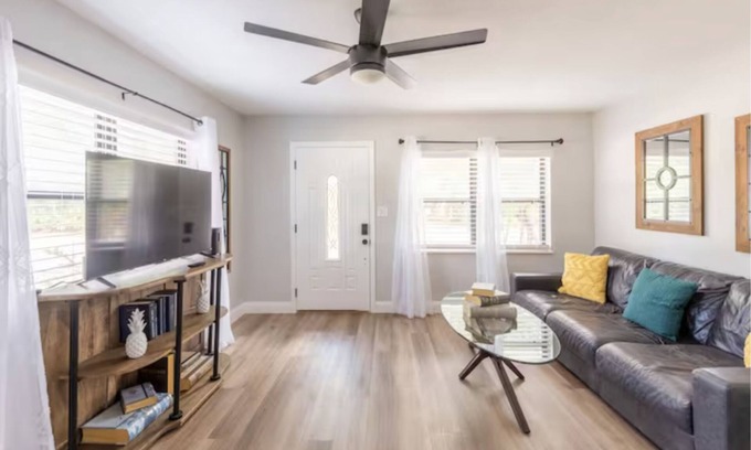 Colonialtown North House | Pineapple Express @ Orlando