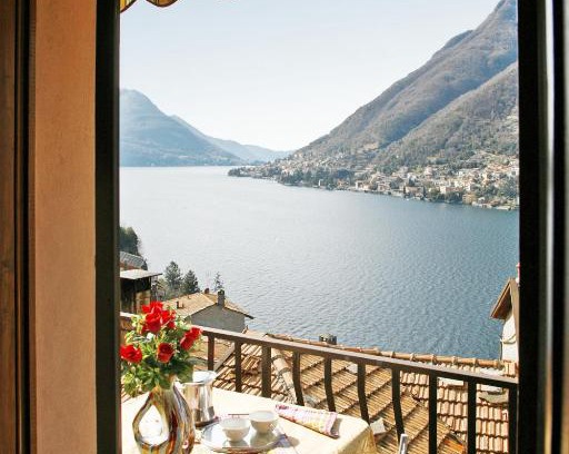 Careno House | Pinky House