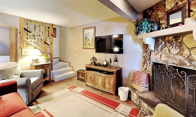 Ruidoso Condo | Pinon Park C11 | Cozy, Fireplace, Great Location