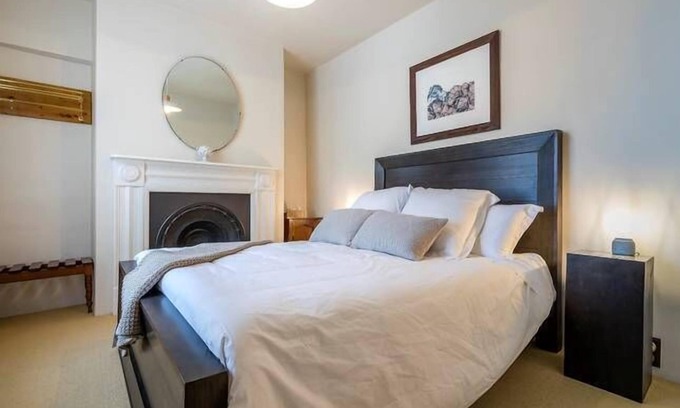 Port Fairy Cottage | Pips on Bank - Charming, Historic Cottage Accommodation