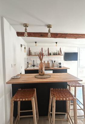 Opera Apartment | Place aux huiles