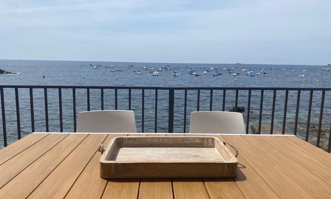 Calella de Palafrugell Apartment | Playa Canadell MAR G primera linea de mar con terraza