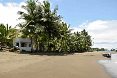 Nuqui House | Playa Guachalito