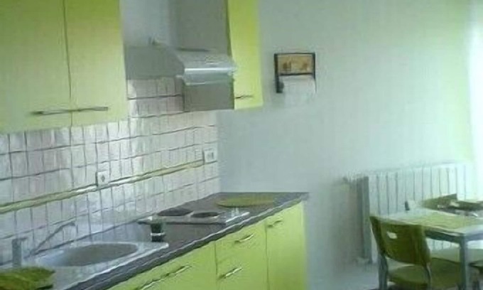 Port-la-Nouvelle Apartment | Pleasant apartment with courtyard and air conditioning