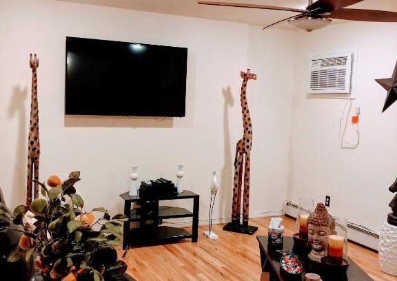 Queens House | Pleasant Place Rooms