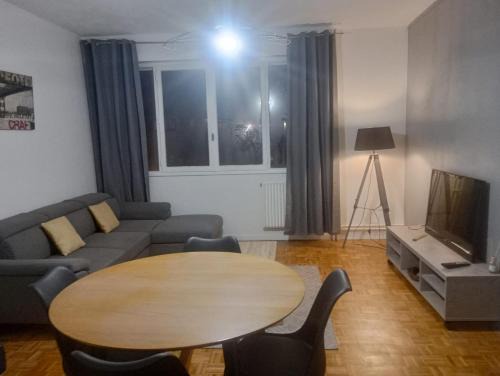 Republique Apartment | Pleinitude 4 avec 2 chambres à louer separement