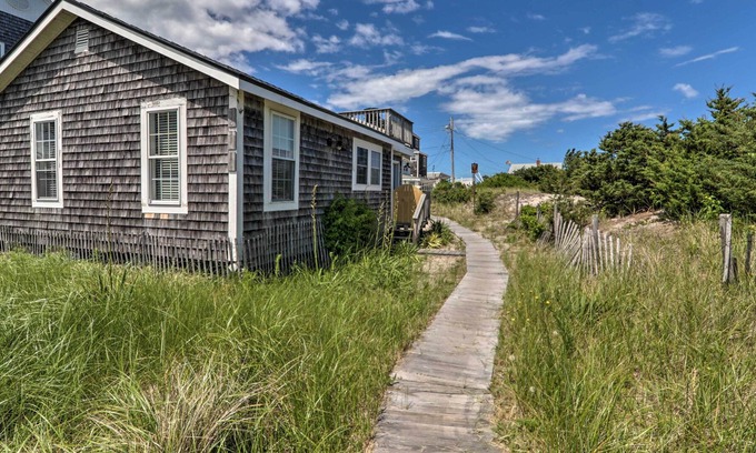 Plymouth Cottage | Plymouth Cottage w/ Deck, Grill & Ocean Views
