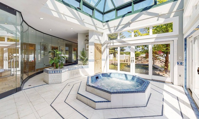 Blakeslee House | Poconos Luxury Mansion in the Greens 252