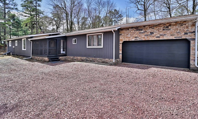 Lake Harmony Estates Cottage | Poconos Modern Chic 3 Bed Ranch w/ Finished Garage