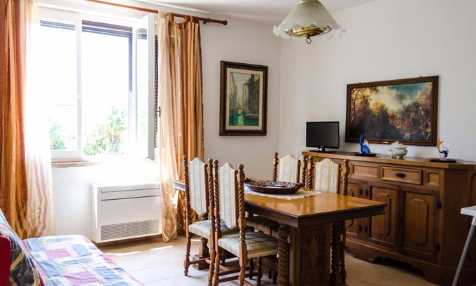 Grosseto Apartment | Podere Corte Alle Rose - Fuchsia Apartment