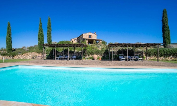 Pienza Villa | Podere Ginestra - Four Bedroom Villa, Sleeps 8