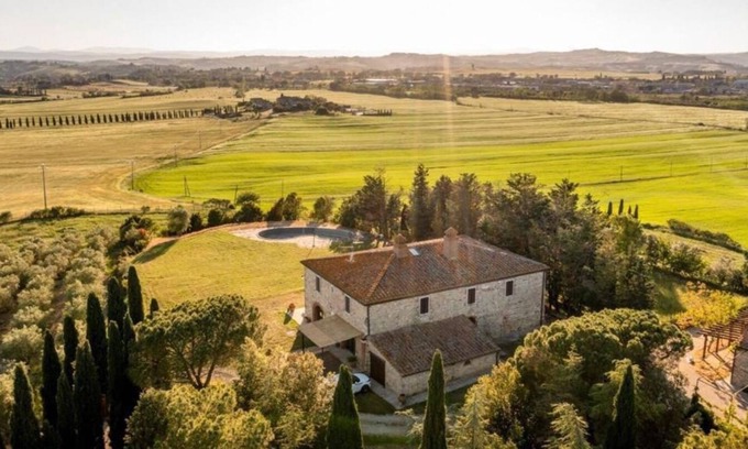 Asciano Villa | Podere Viepri: an outstanding story in the tuscan countryside