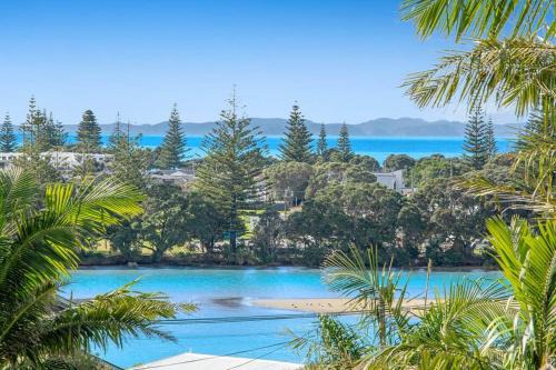 Red Beach Apartment | Pohutukawa Estuary Views