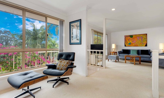 Ocean Shores Cottage | Poinciana - Fabulous coastal home with lush gardens & panoramic views