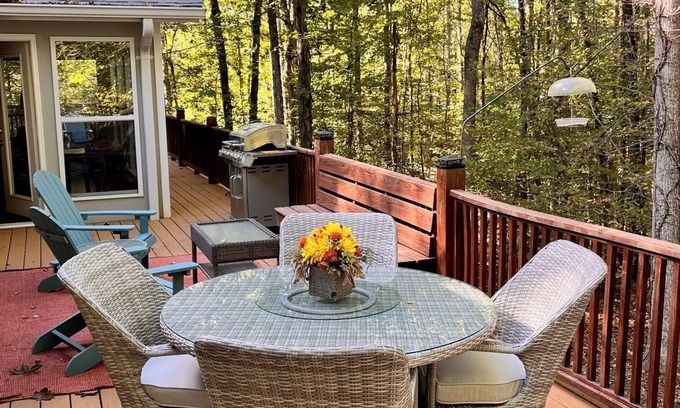 Sumner County House | Pollys Place for bird lovers - Private, Close to Gallatin-Sleeps 10-Pet Friendly