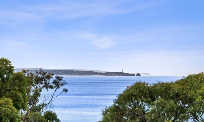 Lorne House | Polwarth Oceanview Cottage