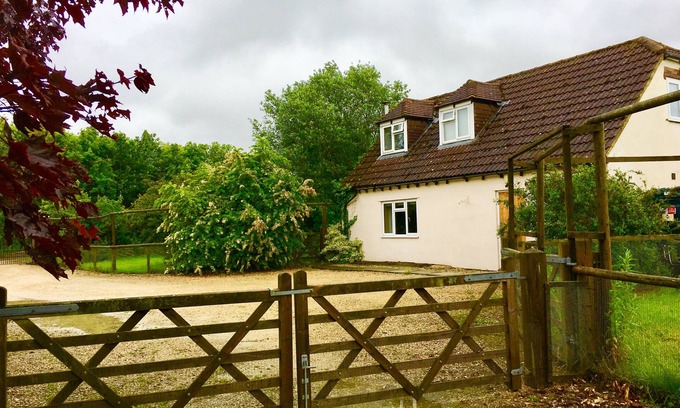 Ampney Crucis Cottage | Pond House Cottage