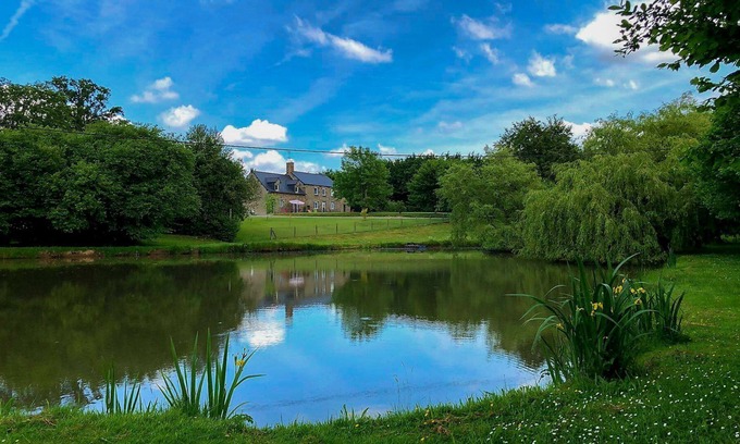 Le Parc House | Pond-side property, games room, Tiny House, sea & Mont-St-Michel