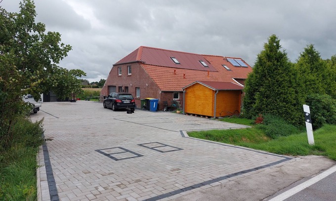 Großheide Apartment | Ponyhof, 2 room DG, parking lot in the yard