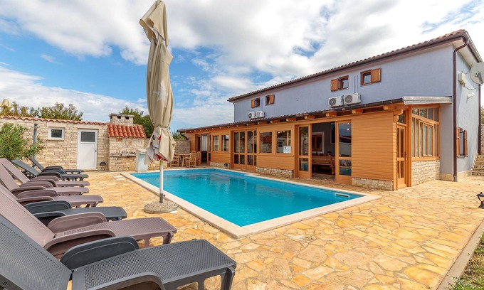 Barbariga House | Pool & Fun House Betiga 1 with gym, Fažana, Croatia