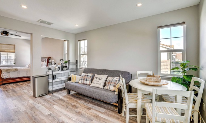 Brentwood Apartment | Pool & Hot Tub Access: Extended Stay in Brentwood!