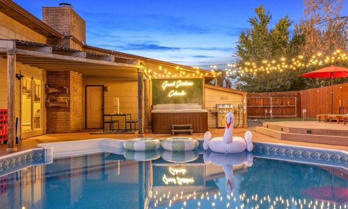 Grand Junction House | Pool~Hot Tub~Game Room~Fire Pit~Mini Golf~Frisbee Golf~Basketball & Soccer Court