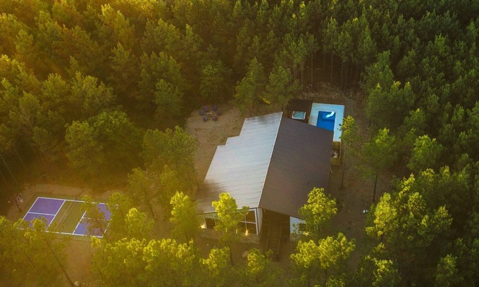 Pickens Cabin | Pool & Hot Tub Pickleball | Sleeps 20+