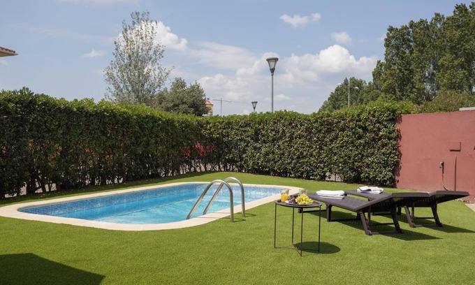 Tordera Villa | Pool house 10 minutes drive from the beach