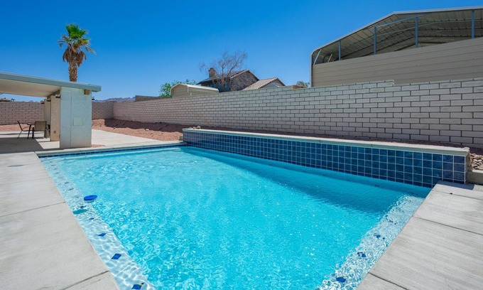 Sunridge Estates House | Pool Oasis by the Lake 5min from River & Casinos