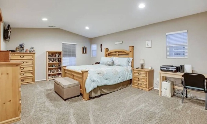 Jurupa Valley House | Pool-side Paradise 3BD| 2.5BA