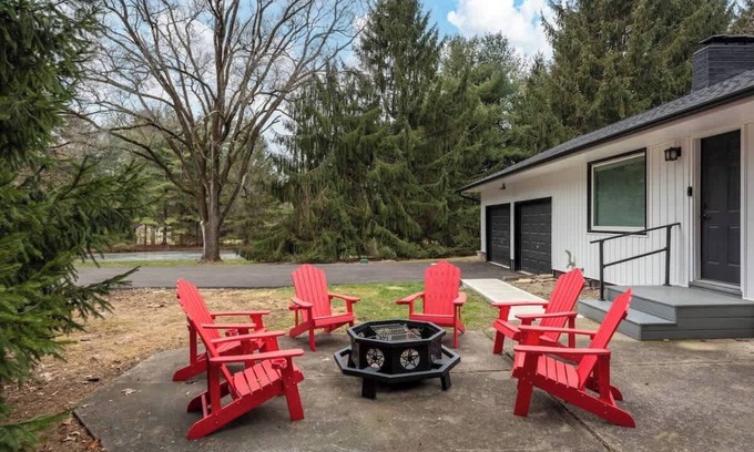 Galena House | Pool Table Fire Pit Bar King Sleeps 22