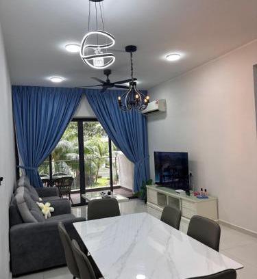 Central District Apartment | Pool View 3 Bedroom & 3 Bathroom Whole Unit