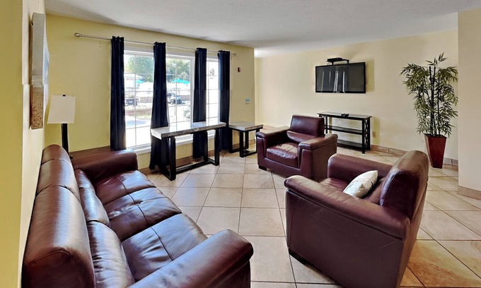 Put-in-Bay Condo | Pool View Condo for 8 guests with 2 BR, 2 BA, Kitchen & Renovated Interior C3