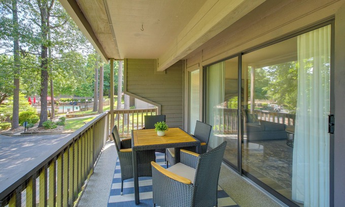 Lake Hamilton Condo | Pool-View Haven in Lake Hamilton!