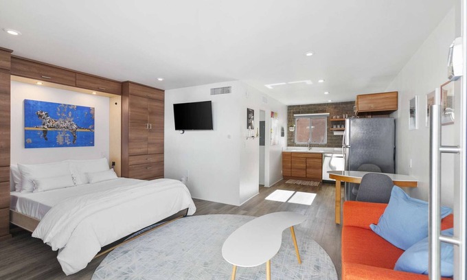 Roosevelt Condo | Poolside Studio in Central DTPH Location w/Pool