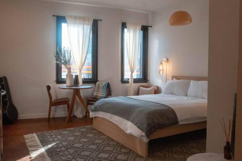 Center City Apartment | Poor Richard Downtown Studio, CONTACTLESS CHECK-IN