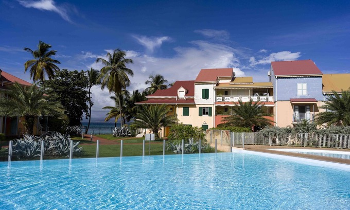 Bas du Fort Apartment | POP'S APARTMENTS, RESIDENCE MARISOL BY THE SEA